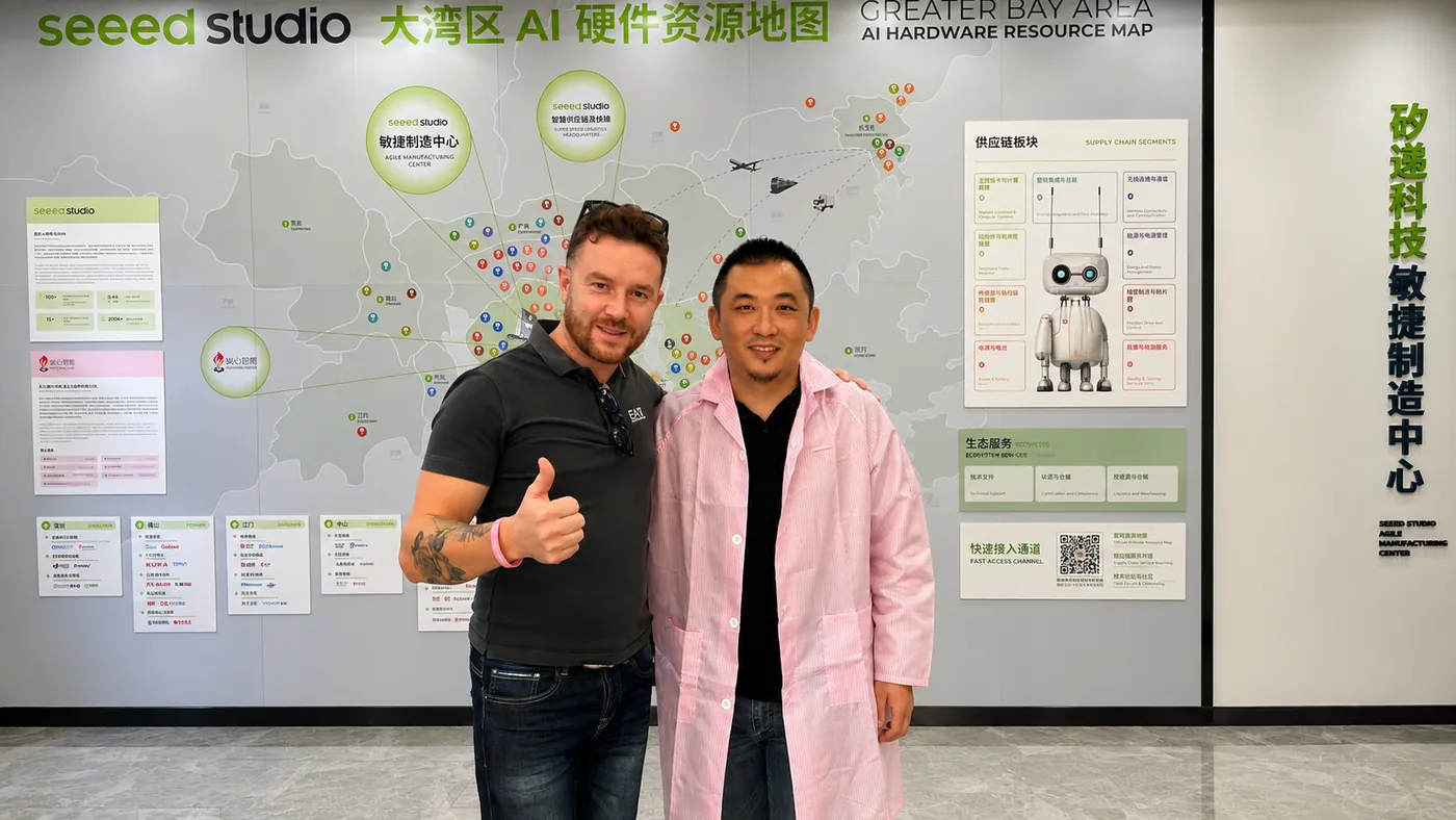 Luca Spina alla Maker Faire di Shenzhen nella sede Seeed Studio